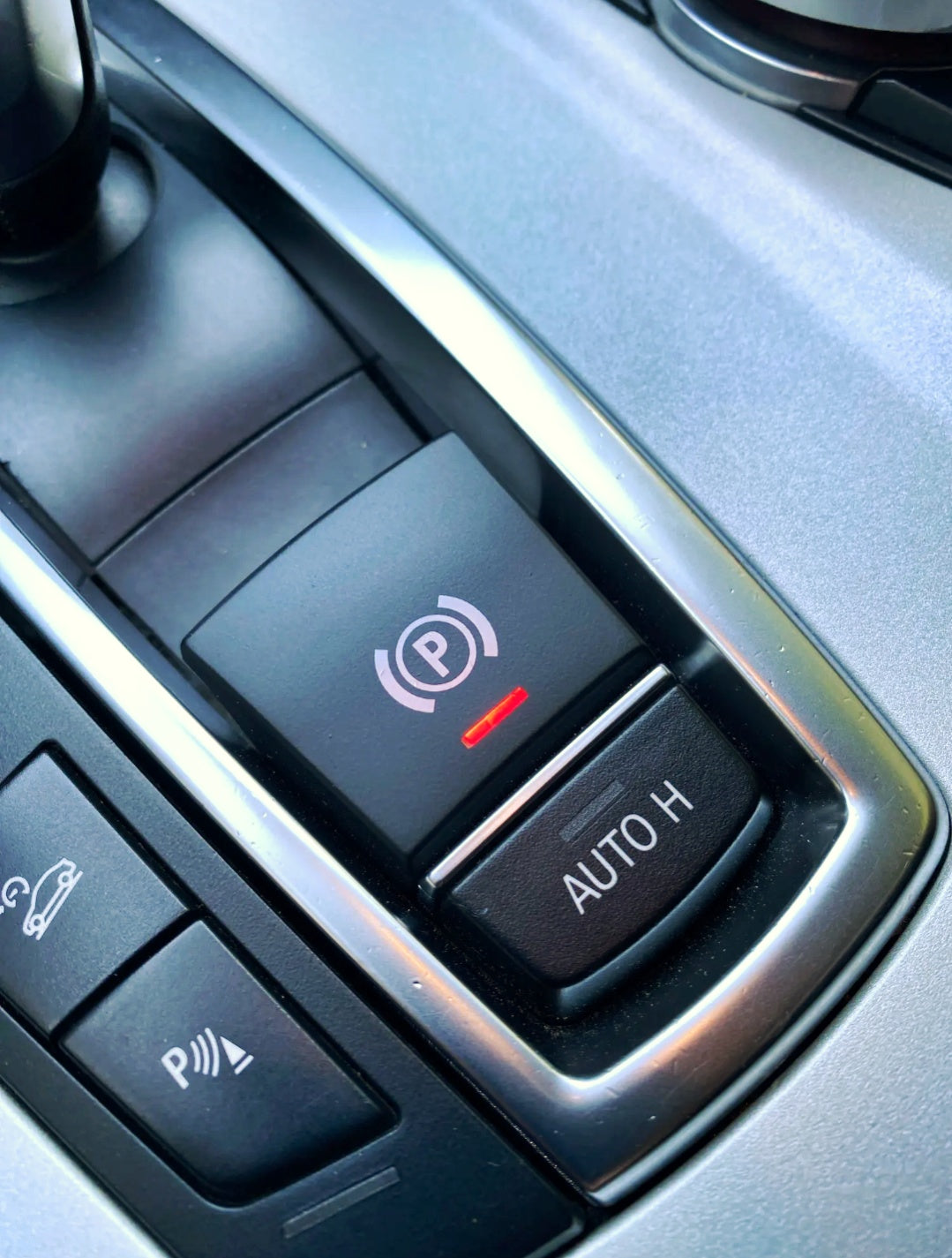 Parking brake and Auto Hold Auto H buttons repair kit for BMW X5 F15 (2013 - 2018) BMW Euro Premium Parts