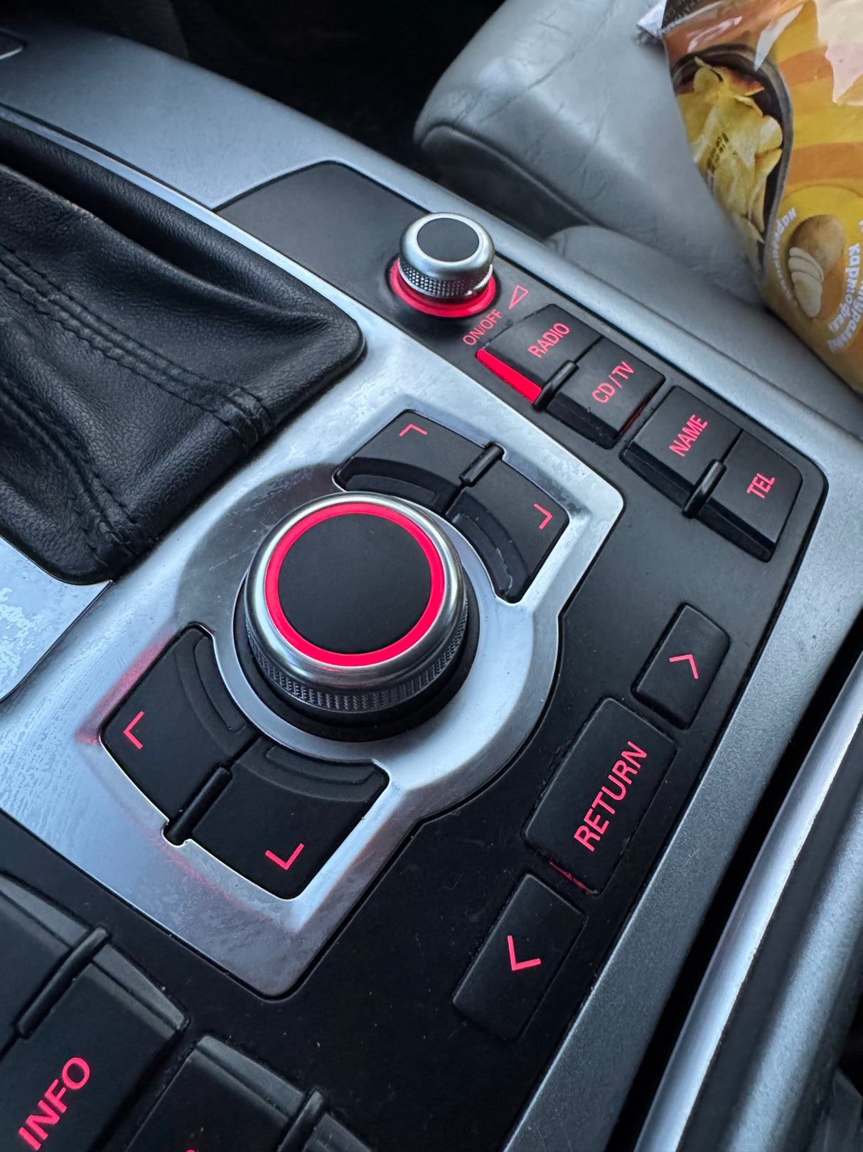 Set of Volume and MMI Knobs/Buttons for Audi Q7 I (2005–2010) Euro Premium Parts Media MMI button only