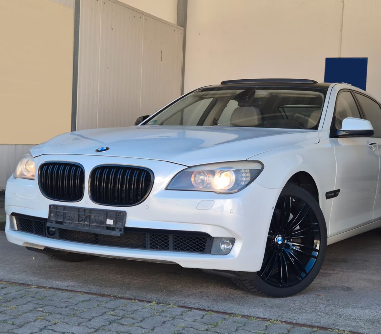 BMW 7 Series F01 F02 Glossy Black Front Grilles (2009 to 2015)