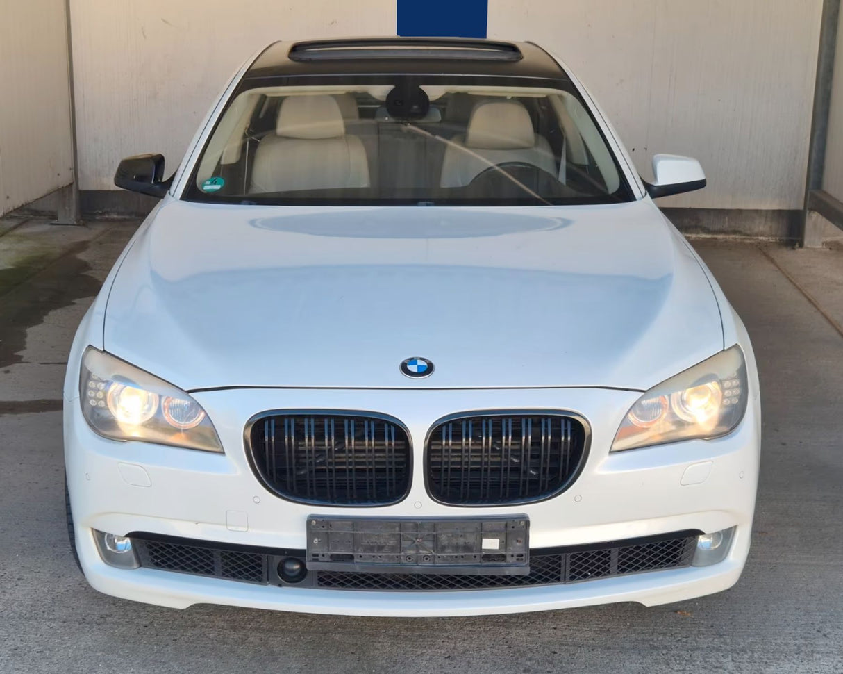 BMW 7 Series F01 F02 Glossy Black Front Grilles (2009 to 2015)