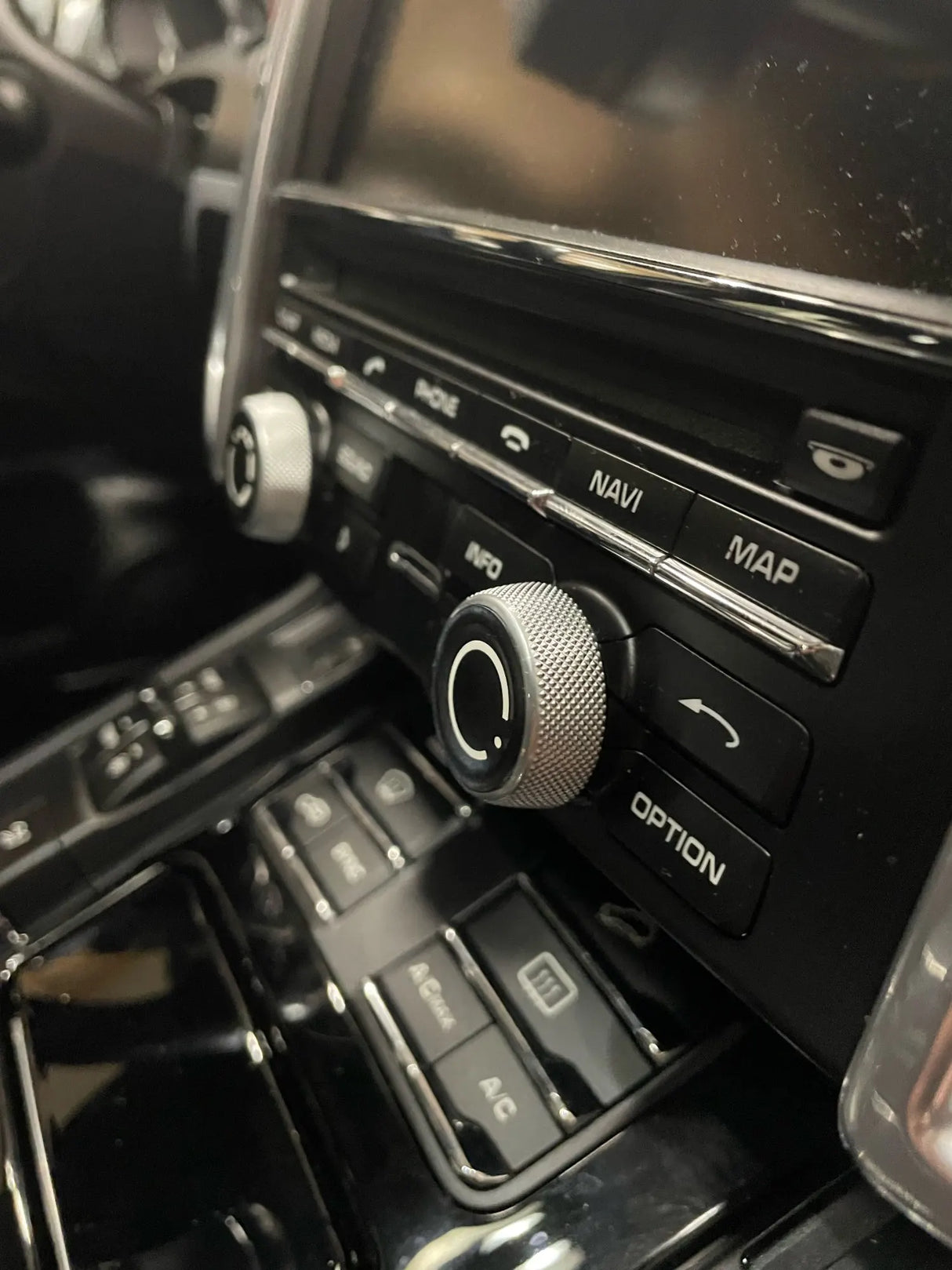 Set of 2 Volume and PCM Media Control Knobs for Porsche Boxster Cayman 718 - 2016 to 2020 Porsche > Replacement Trims Euro Premium Parts