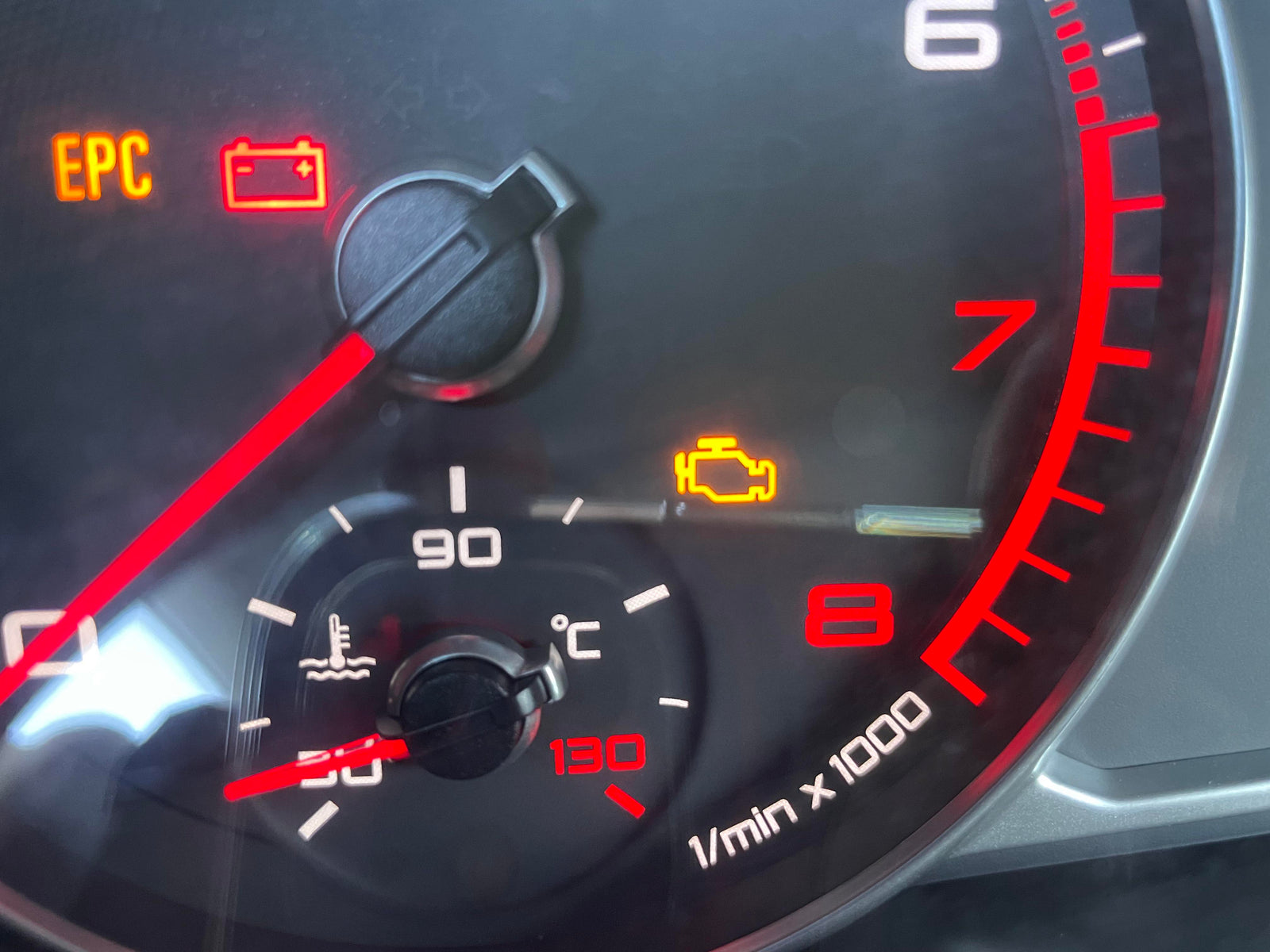 Dashboard Warning Lights on a Audi: Complete Guide