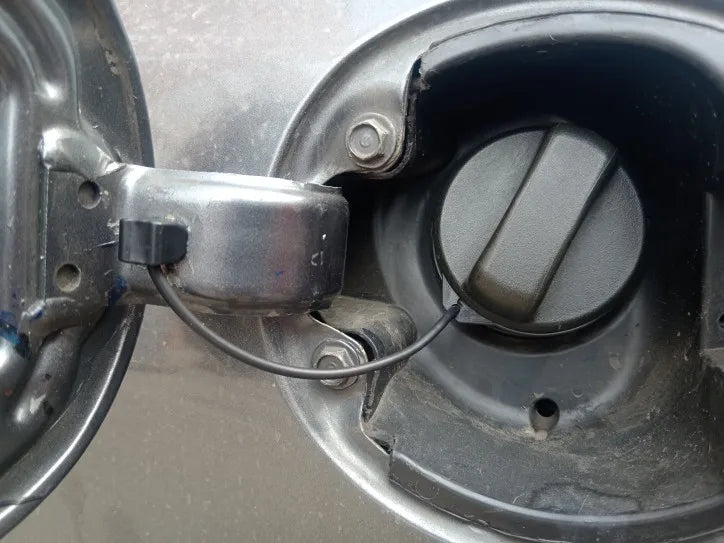 Corda di fissaggio del serbatoio per Mercedes Benz A B C E S-Class CLA CLS GLA GLC GLE