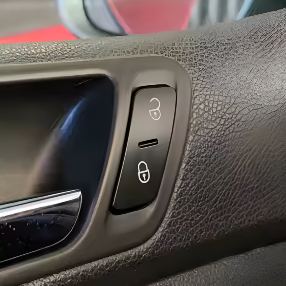 Lock/Unlock driver door button for Volkswagen Tiguan I (2008-2014)